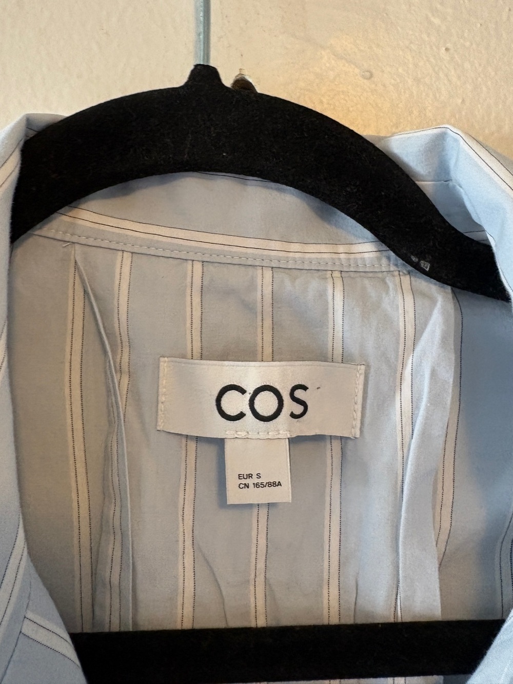 COS Boxy Cropped Striped Shirt Light Blue Pinstripe Button-Up Small Oversized - Picture 5 of 9
